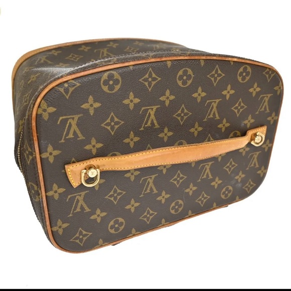 Louis Vuitton makeup bag in very good condition - Picture 6 of 13